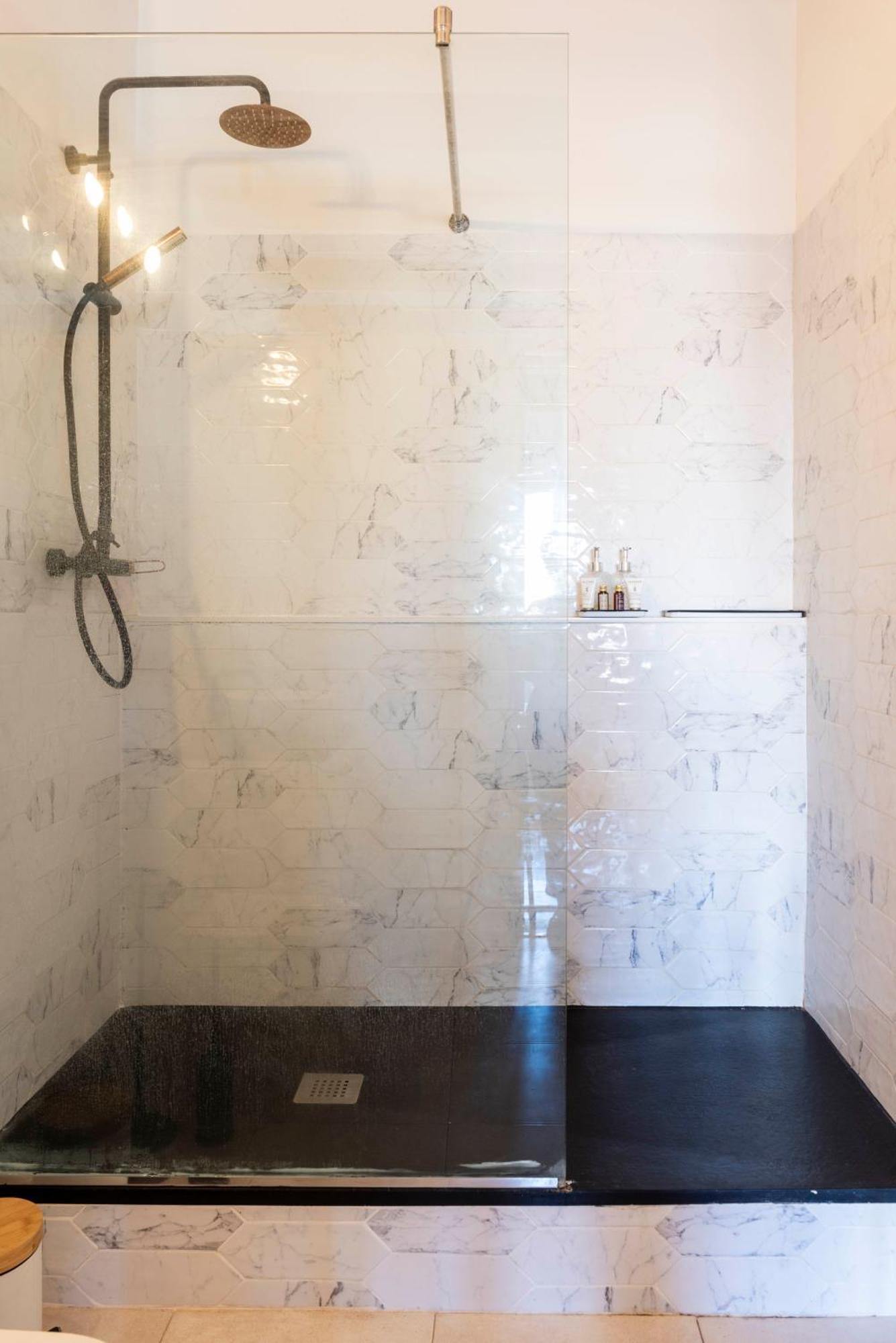 ברצלונה Enchanting 2 Bedroom Flat With Terrace Near Placa Espanya מראה חיצוני תמונה
